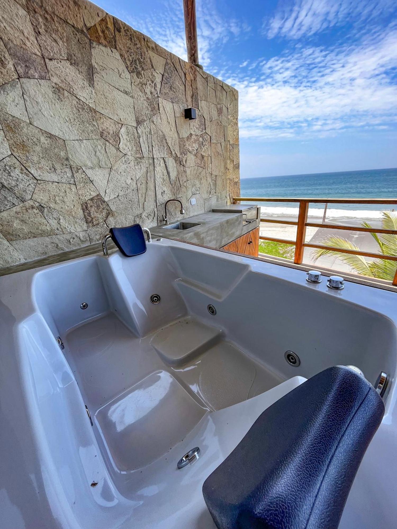 Diem Vichayito Beachfront Eco-Luxury Экстерьер фото