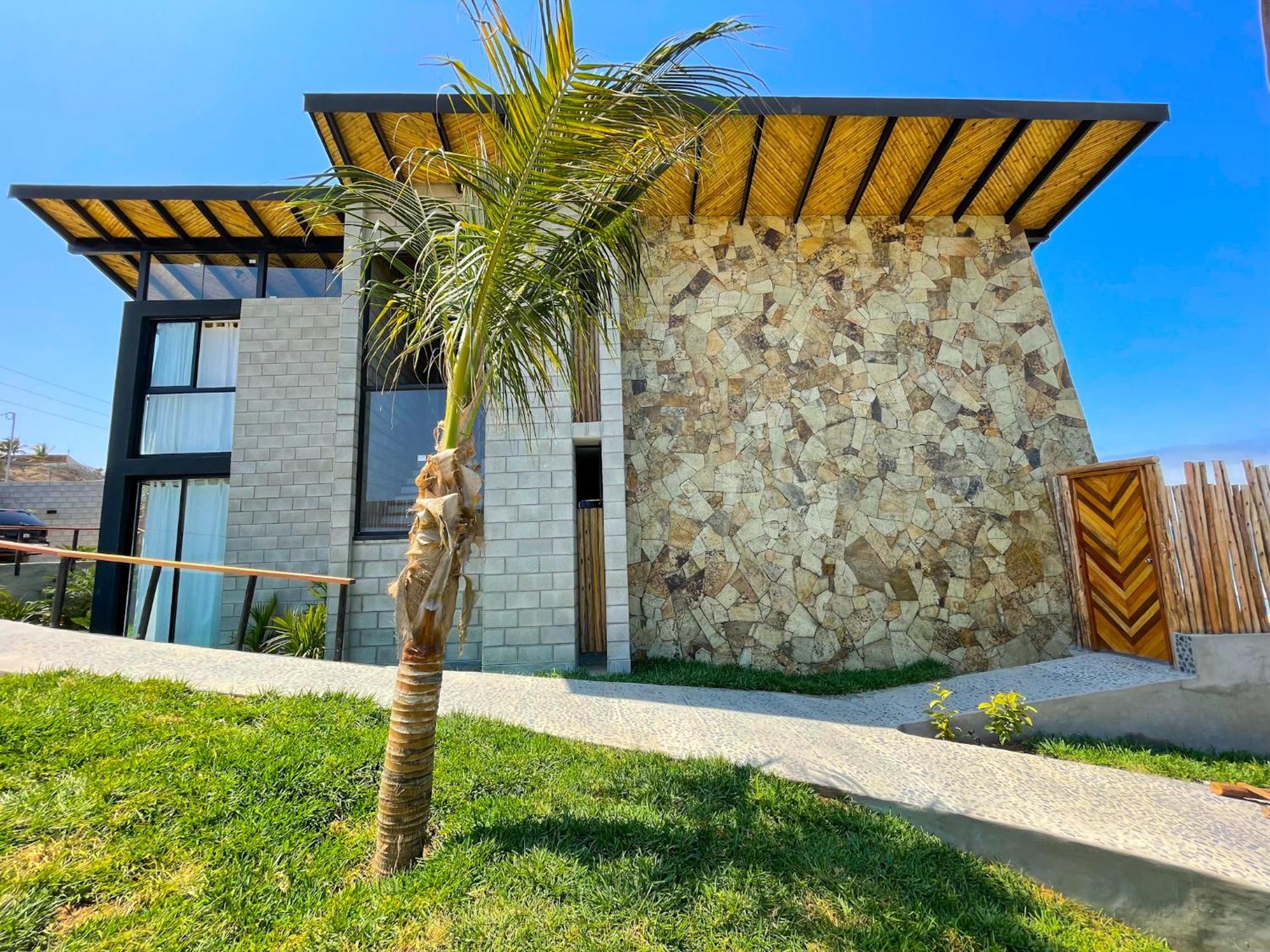 Diem Vichayito Beachfront Eco-Luxury Номер фото